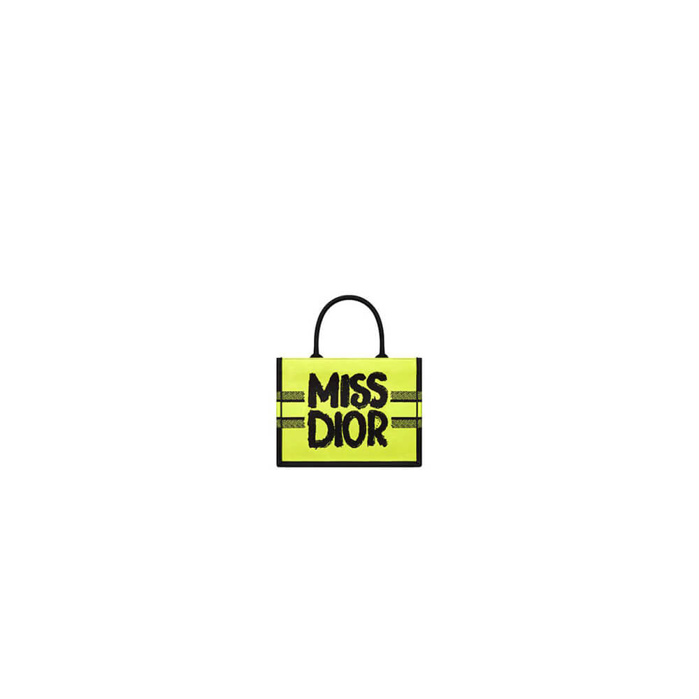 medium D*or book tote