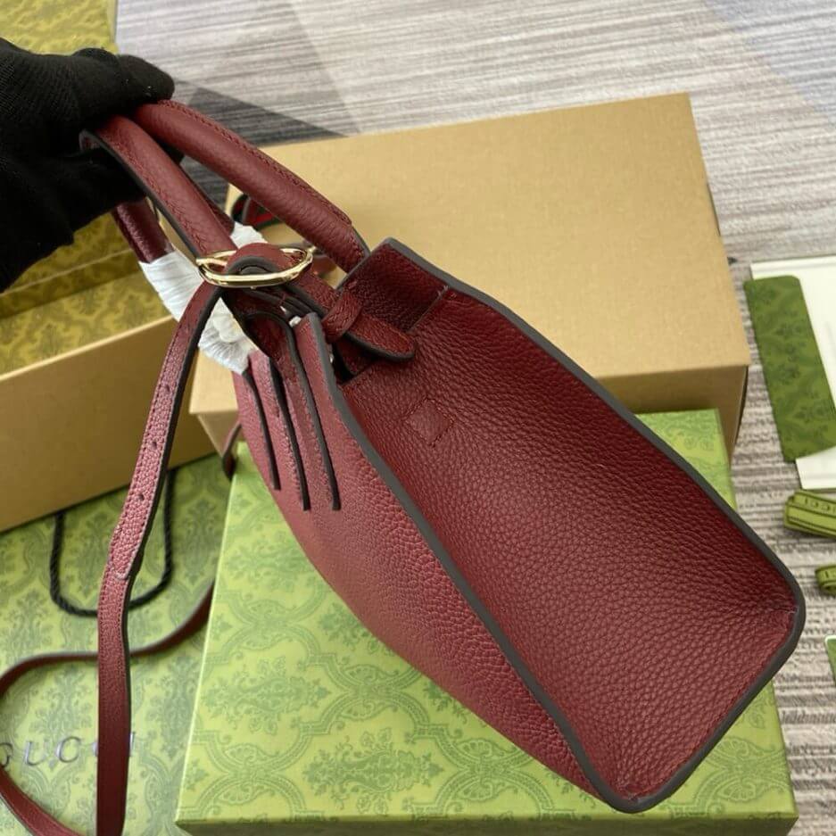 G*u*i small tote bag with hook closure