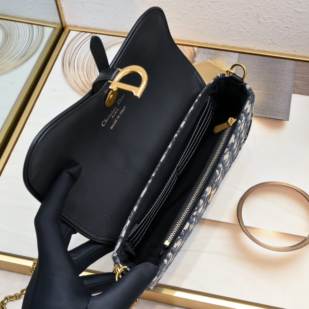 D*or saddle pouch with chain