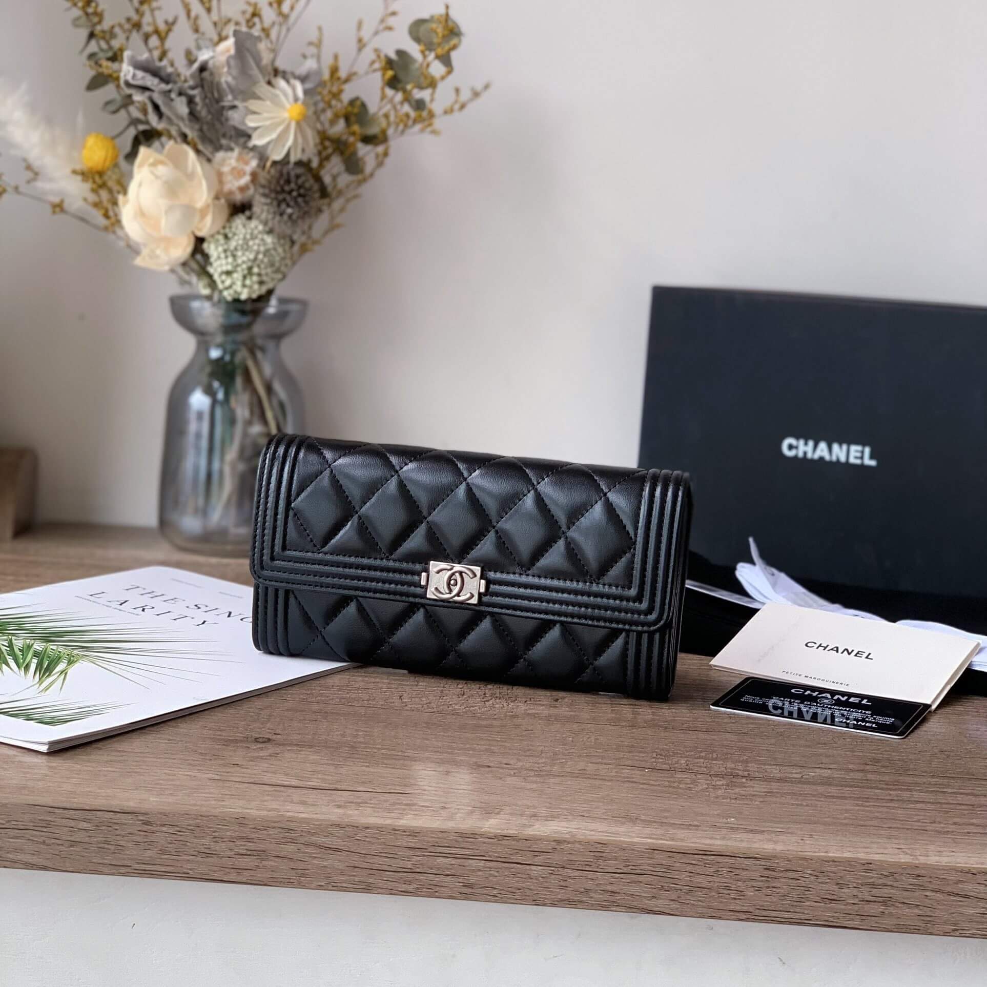 Ch*el classic long wallet
